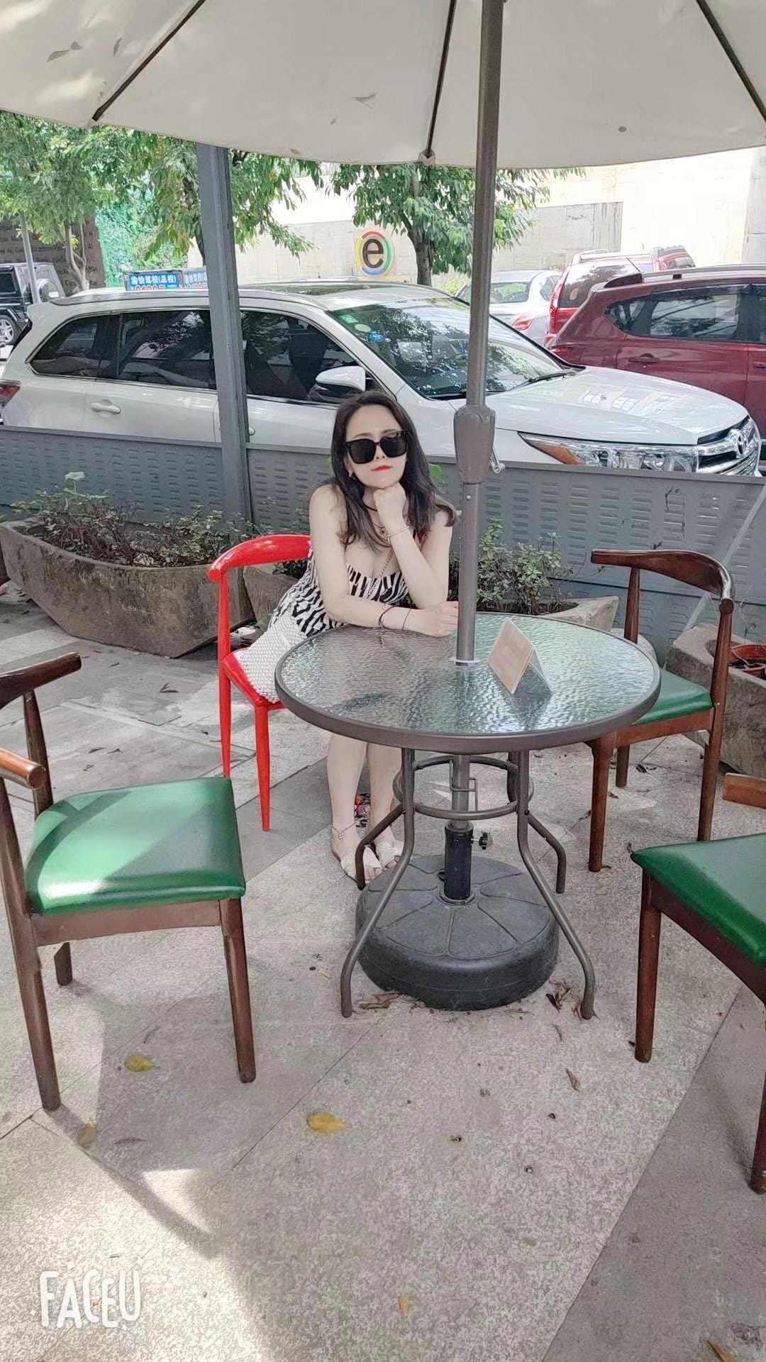 微胖的妹子 水多胸大